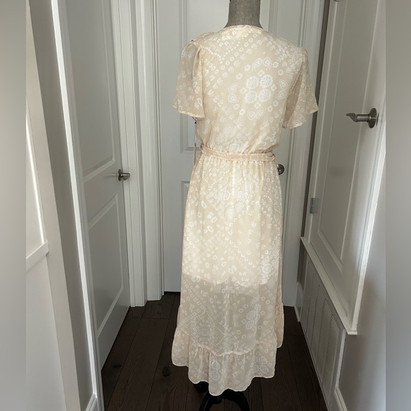 NWT! Fair Haven Women’s Beige&White Paisley Floral High Low Ruffled Dress Sz S - Picture 7 of 11